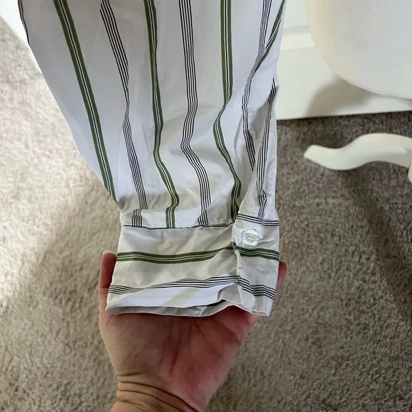 NWOT Cream Cable Knit Sweater with Striped Sleeves Medium - Picture 3 of 7